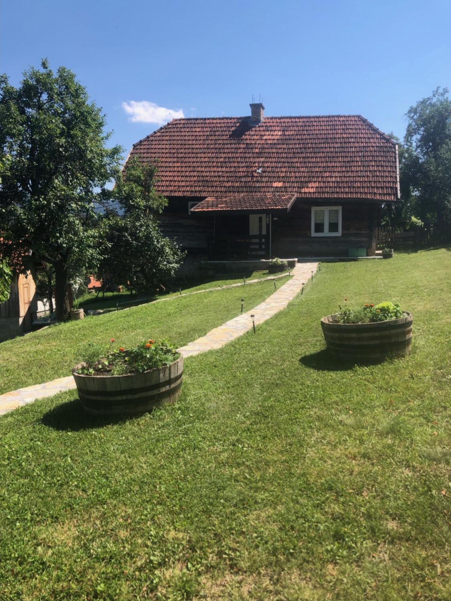 Ljubov Kutak * Mokra Gora